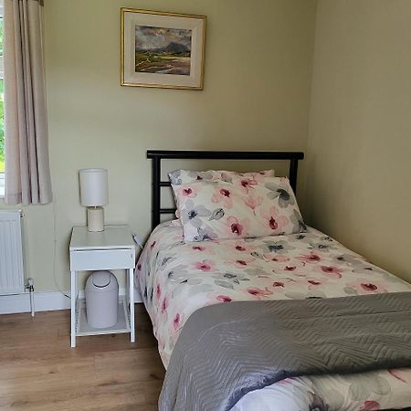 Dungloe Lakeside Lodging Apartment Luaran gambar