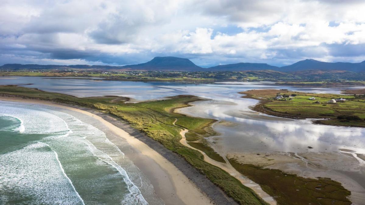 Dungloe Lakeside Lodging Apartment Luaran gambar