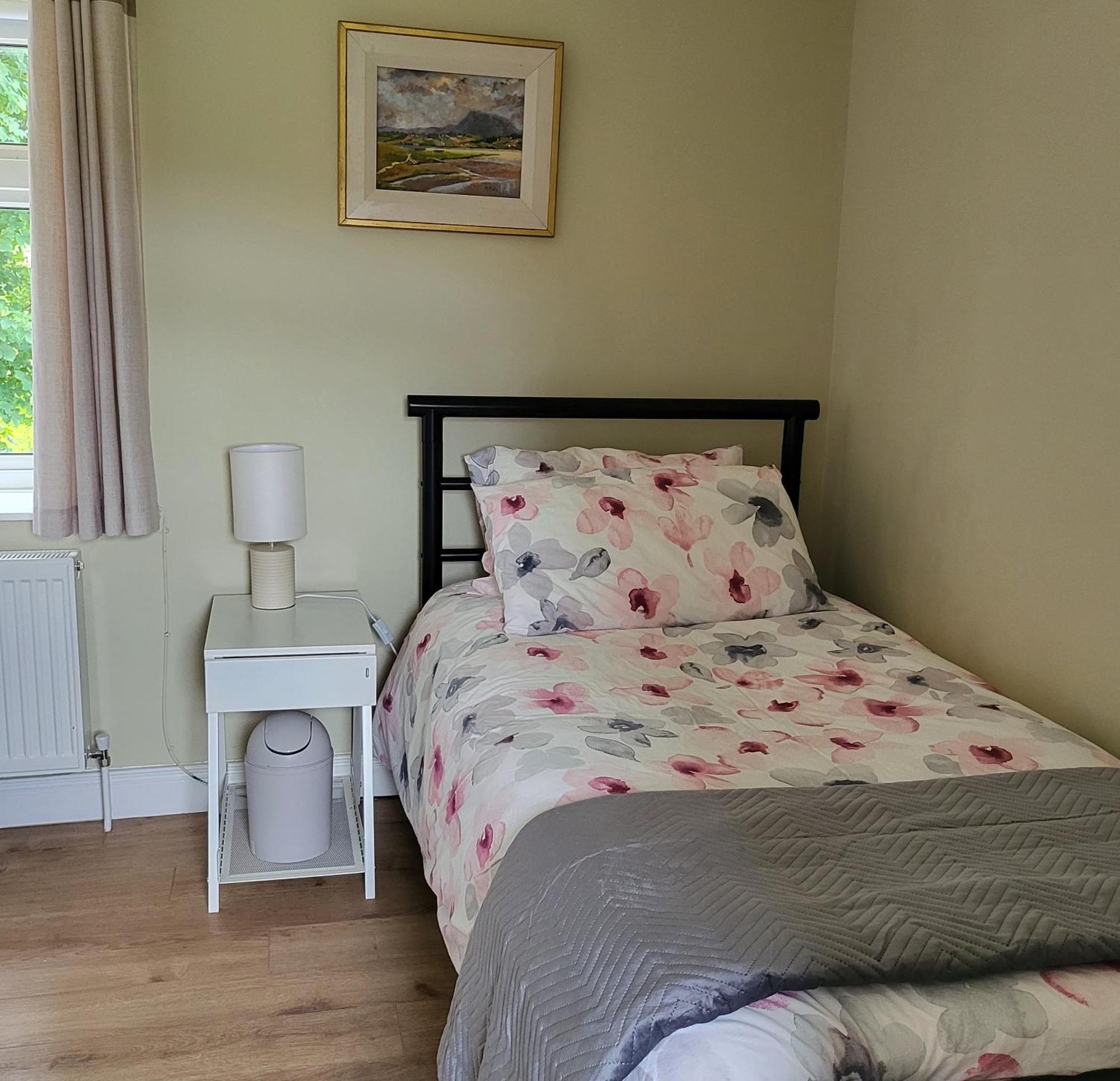 Dungloe Lakeside Lodging Apartment Luaran gambar